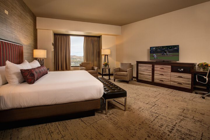 1 King Bed Casino Tower (1 of 11)