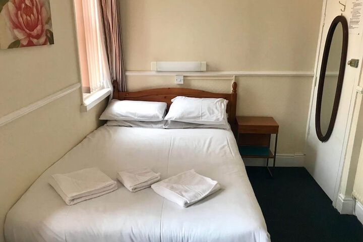 Room 15 of 22
