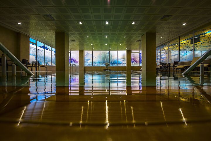 Pool 21 of 47