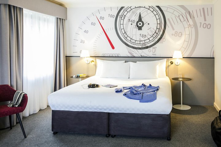 Room 15 of 64
