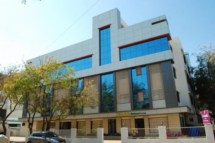 HOTEL LEE GRAND