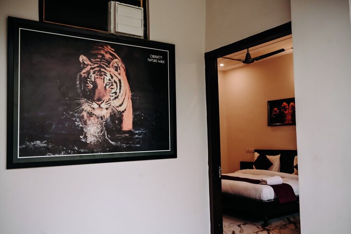 Room 3 of 32