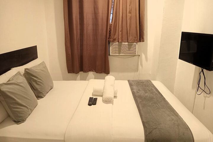 Room 13 of 24