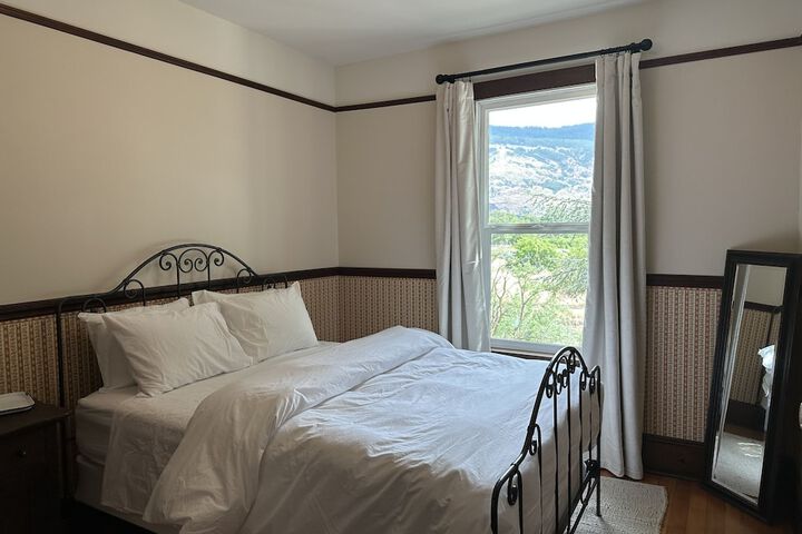 Room 15 of 49