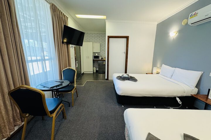 Room 12 of 30