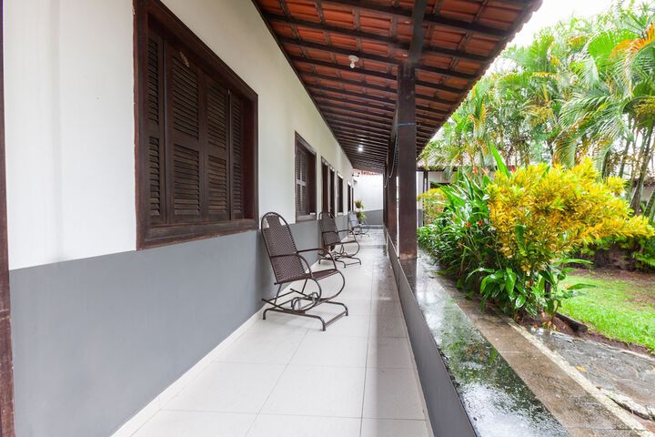 Hotel Exterior 38 of 40