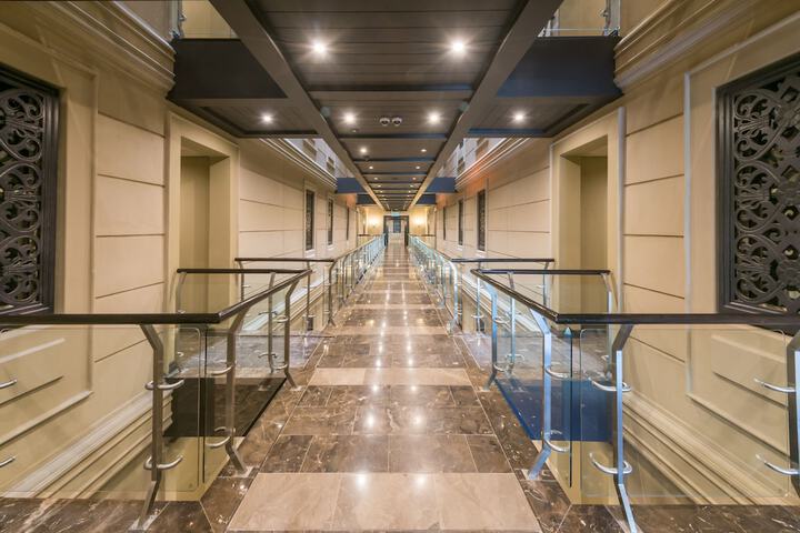 Ballroom/Hall 33 of 43