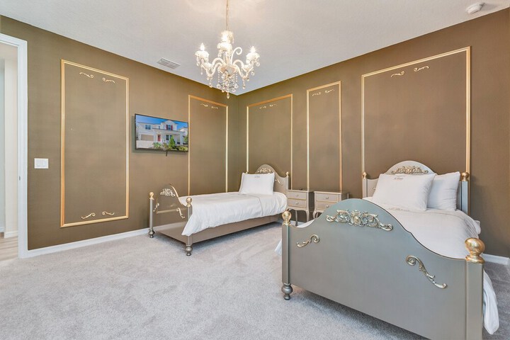 Room 7 of 84