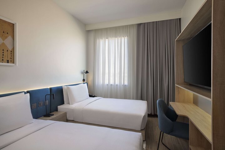 Room 10 of 31