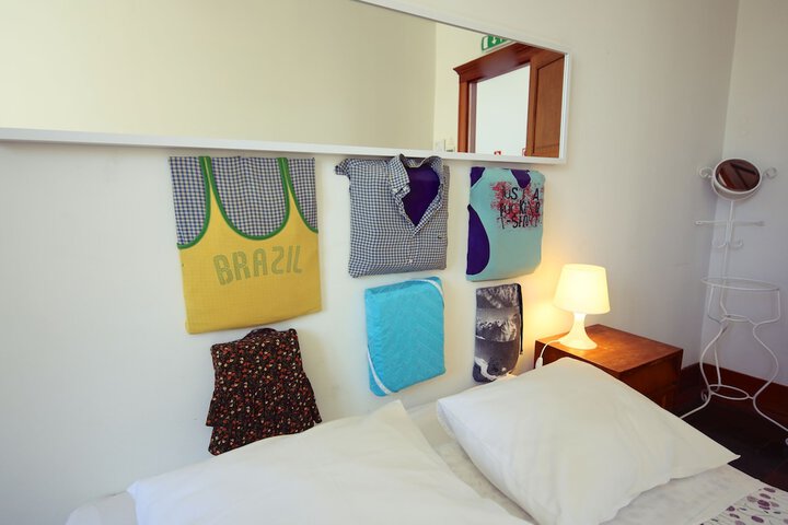 Room 6 of 68