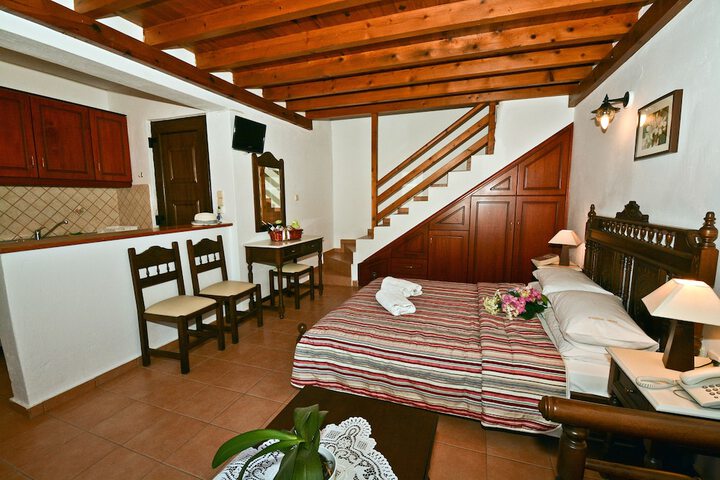 Room 4 of 65