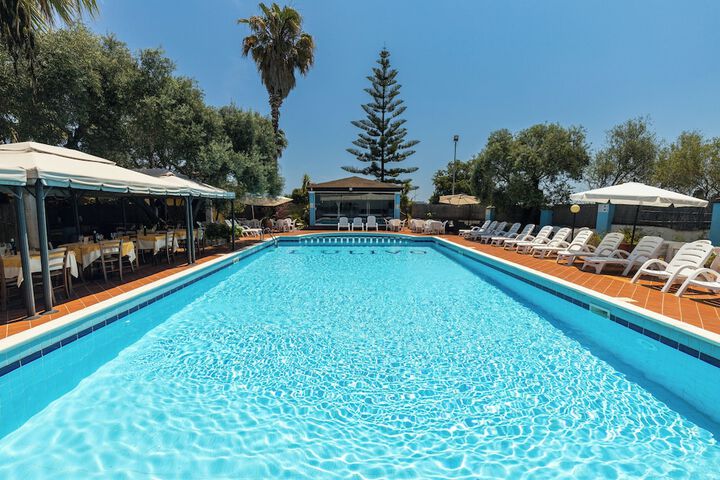 Pool 33 of 72