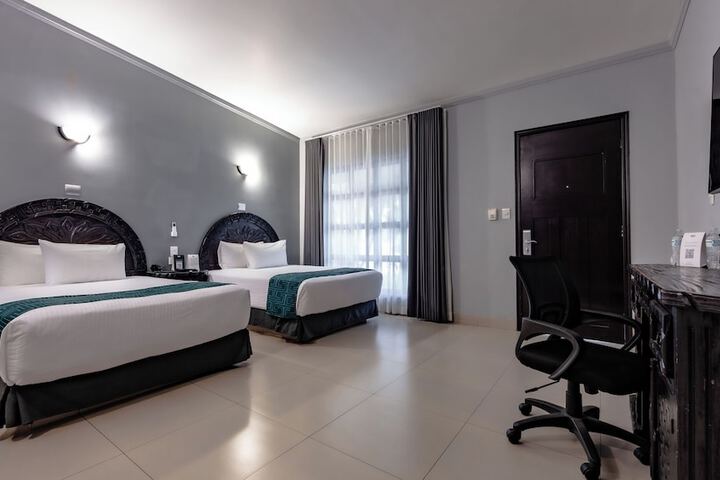 Room 52 of 179