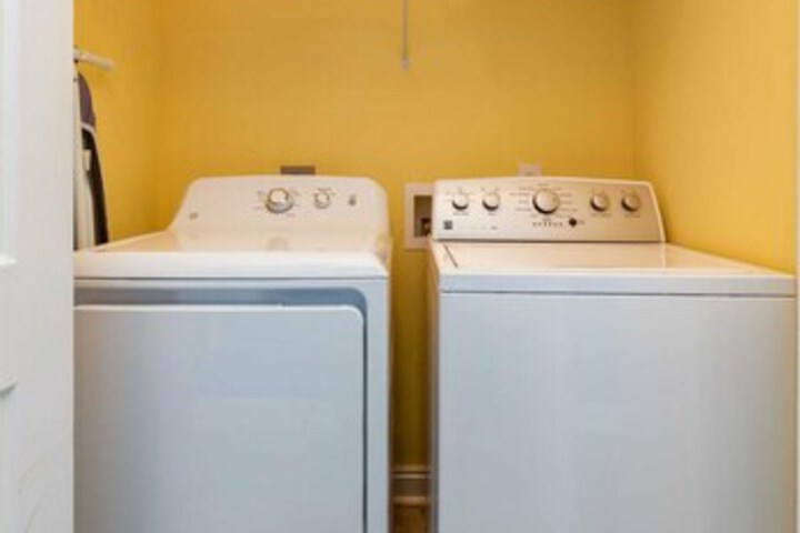 Laundry 15 of 36