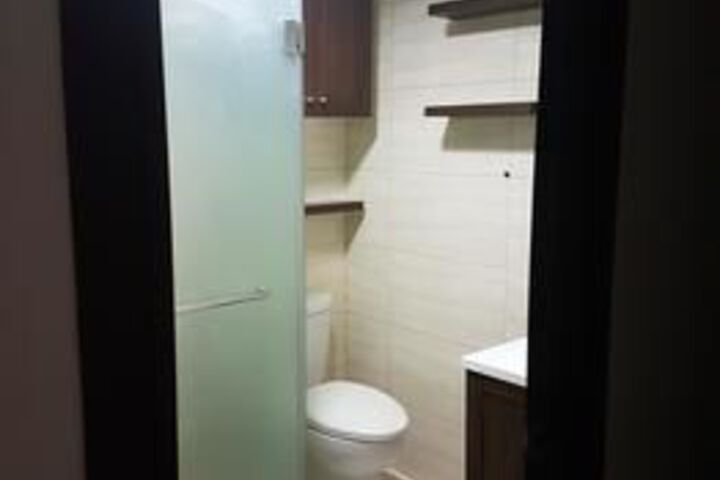Room 12 of 127