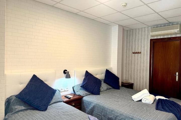 Room 11 of 23