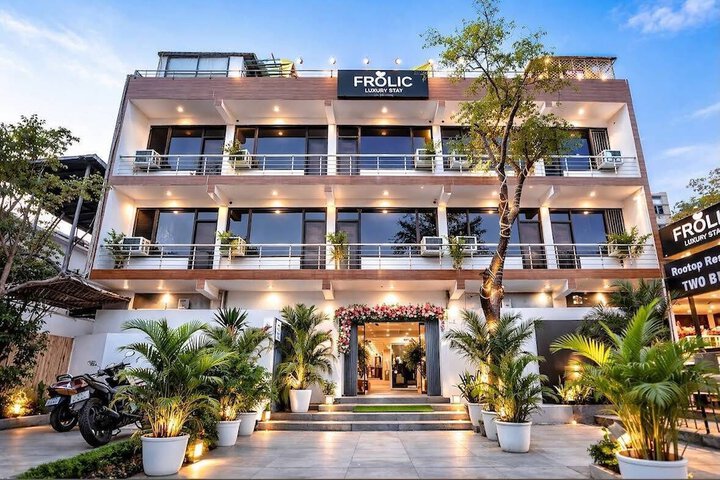 Hotel SV Near Noida Metro Station 52