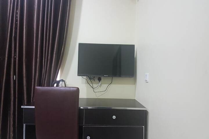 Room 12 of 20