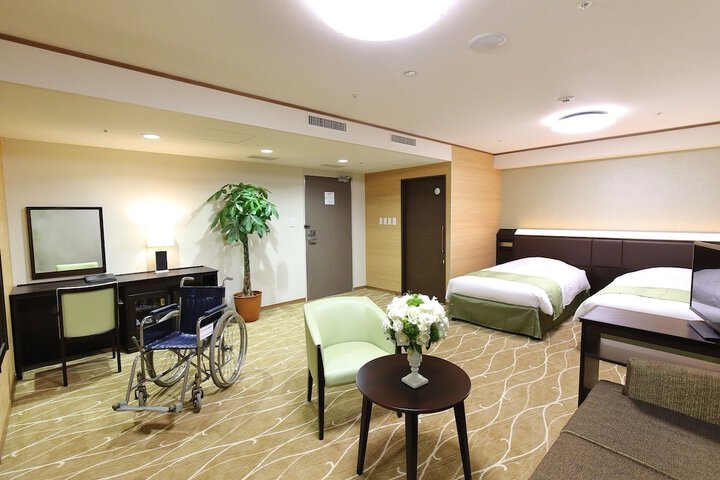 Room 5 of 65