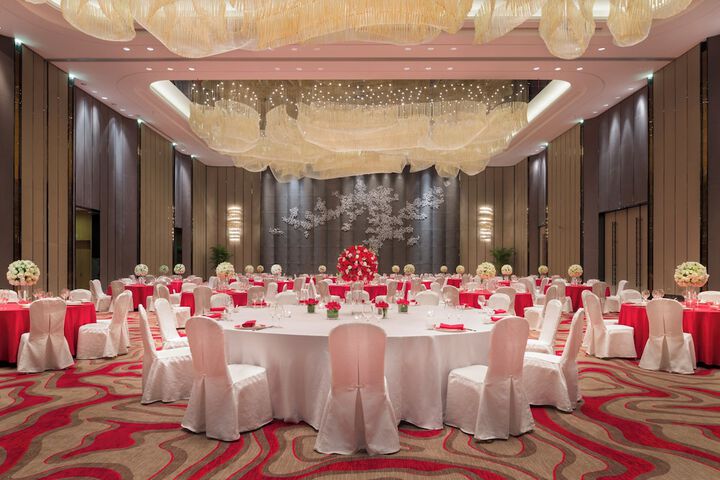 Ballroom/Hall 31 of 36