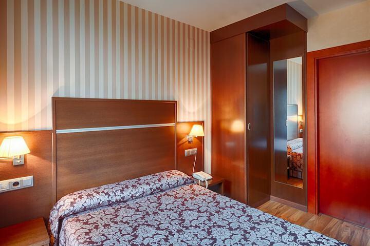 Room 4 of 13