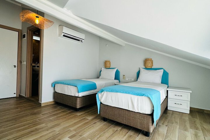 Room 27 of 52