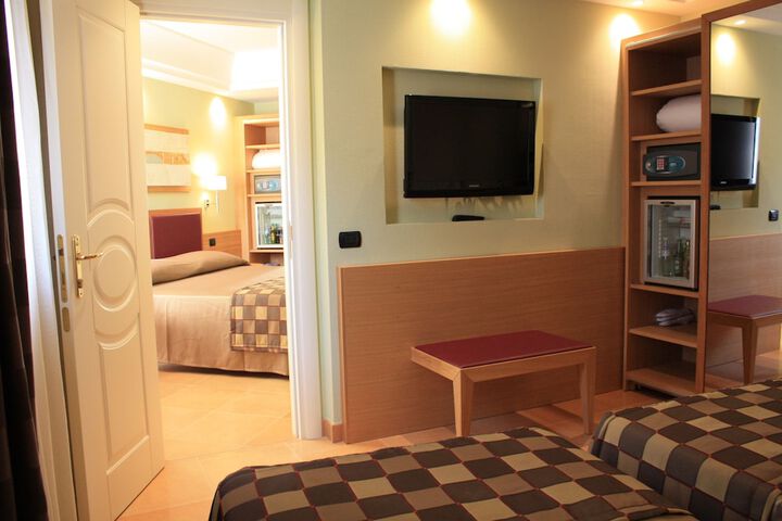 Room 11 of 60