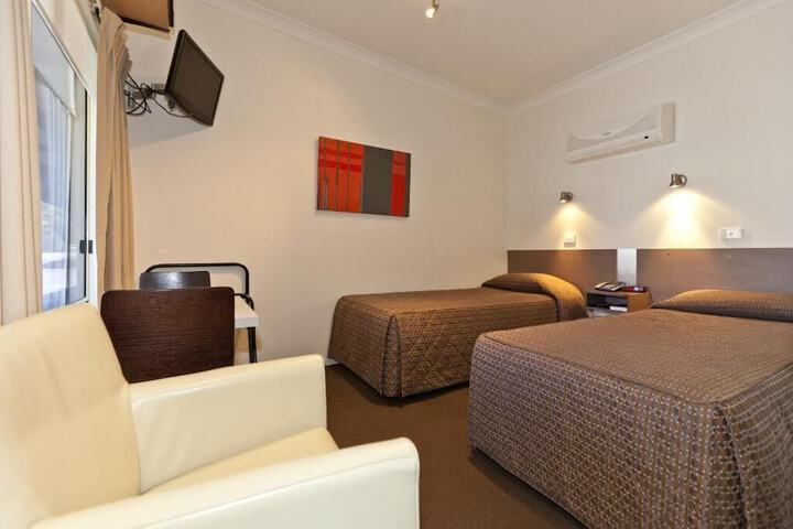 Room 16 of 35
