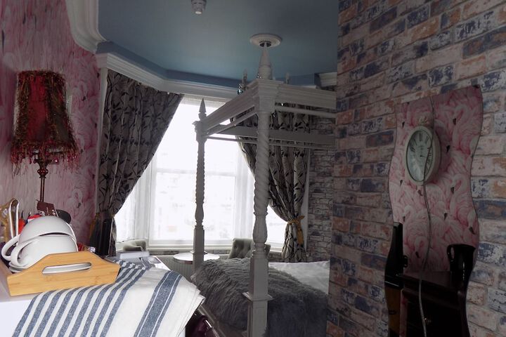 Room 12 of 71