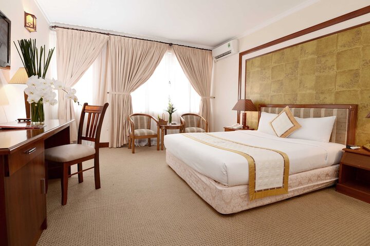 Room 17 of 36
