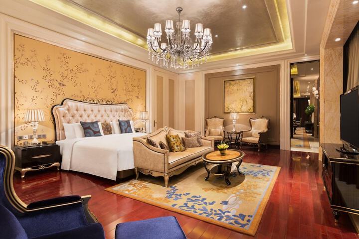 Room 12 of 45