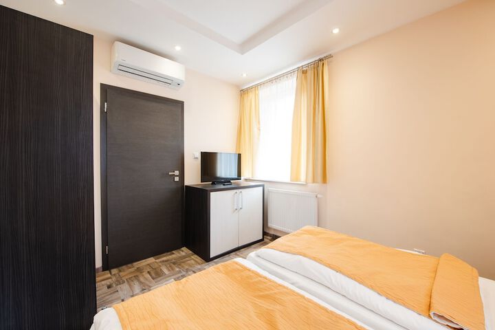 Room 6 of 47