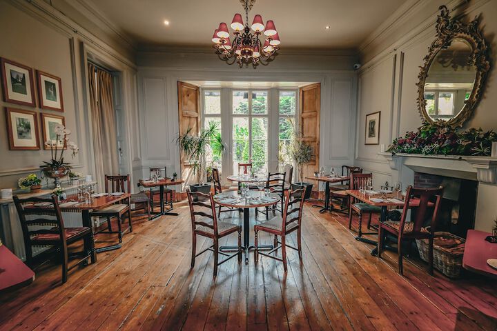 Dining 94 of 206