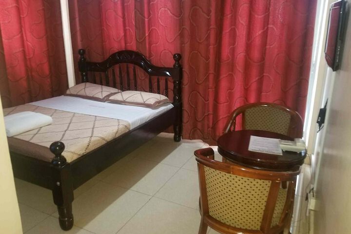 Room 3 of 9
