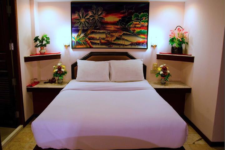 Room 6 of 31