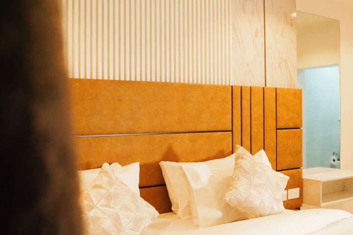 Room 4 of 39