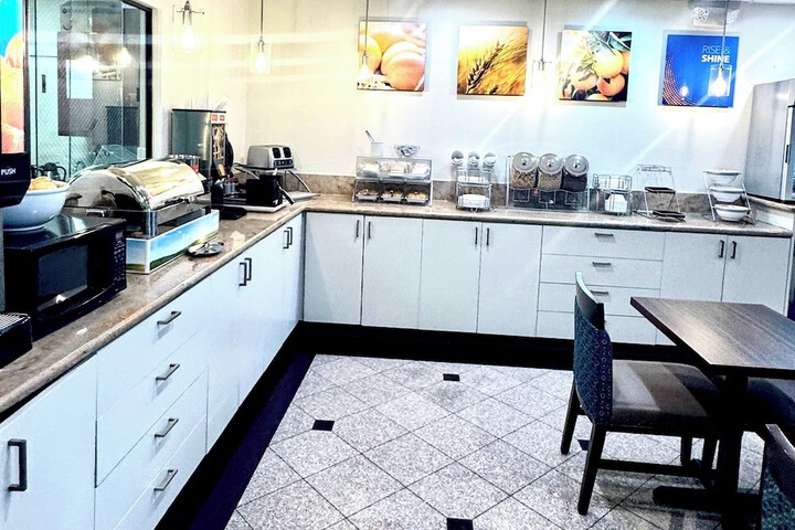 Breakfast area