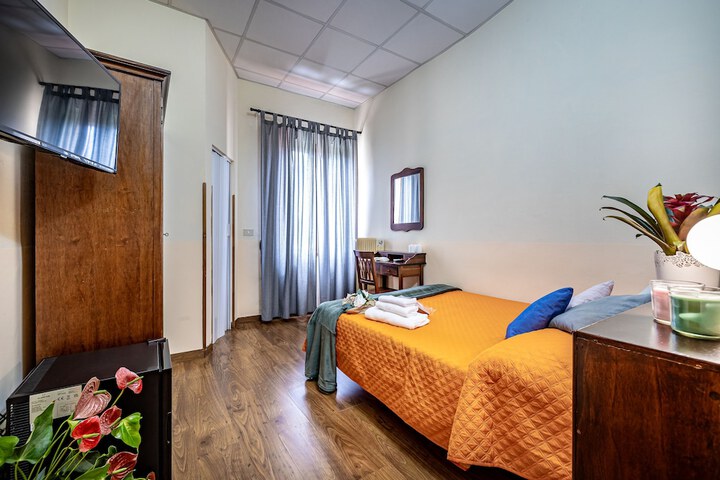 Room 19 of 68