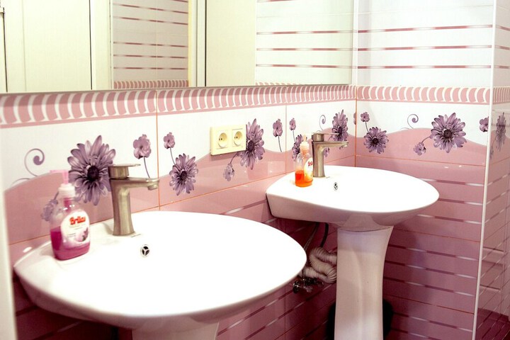 Room 8 of 12
