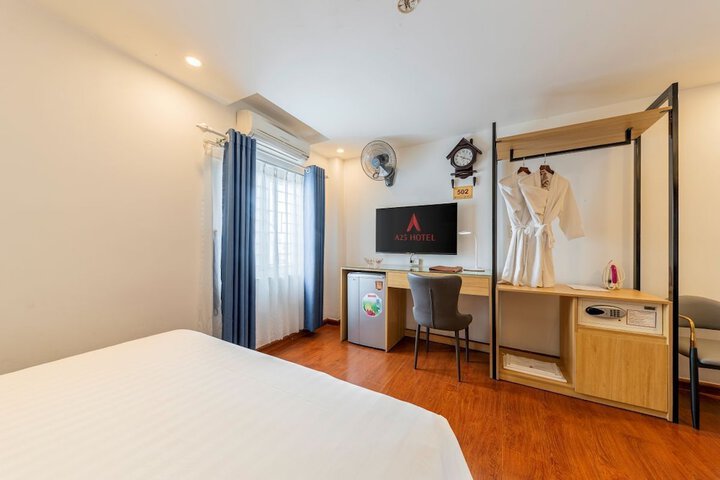 Room 16 of 50
