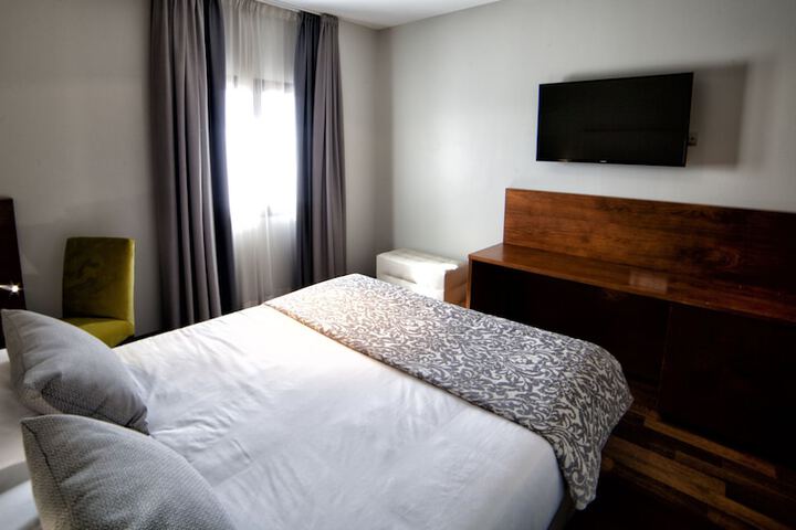 Room 26 of 61