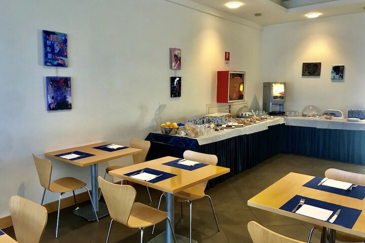 Breakfast/Coffee Service 49 of 89