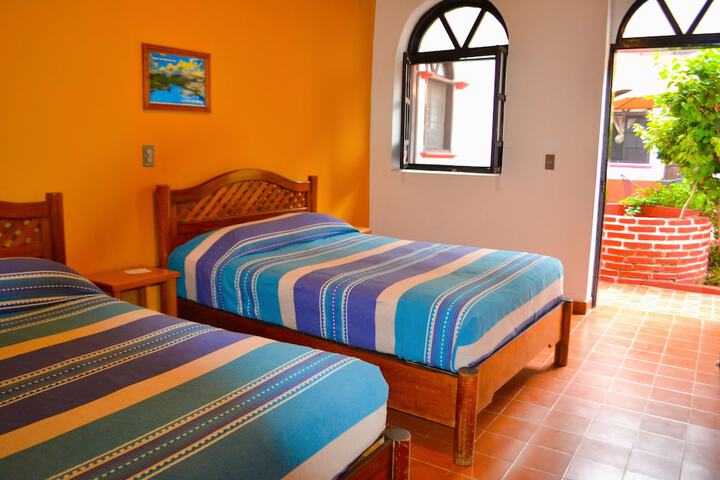 Room 7 of 16