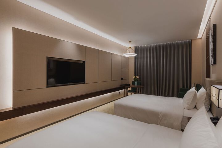 Room 18 of 27