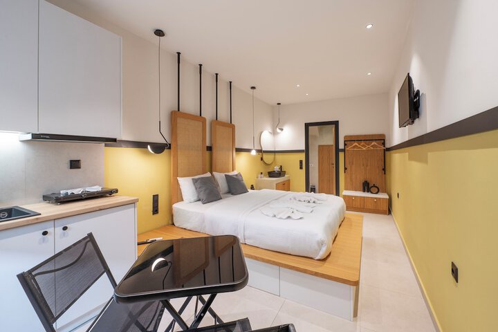 Room 7 of 74