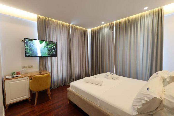 Room 15 of 107