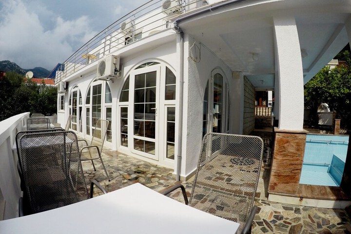 Hotel Exterior 39 of 42