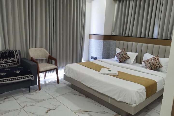 Room 7 of 19