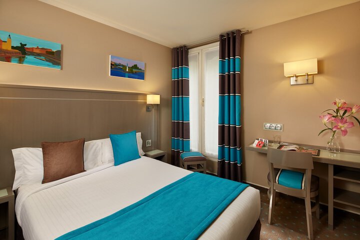 Room 10 of 42