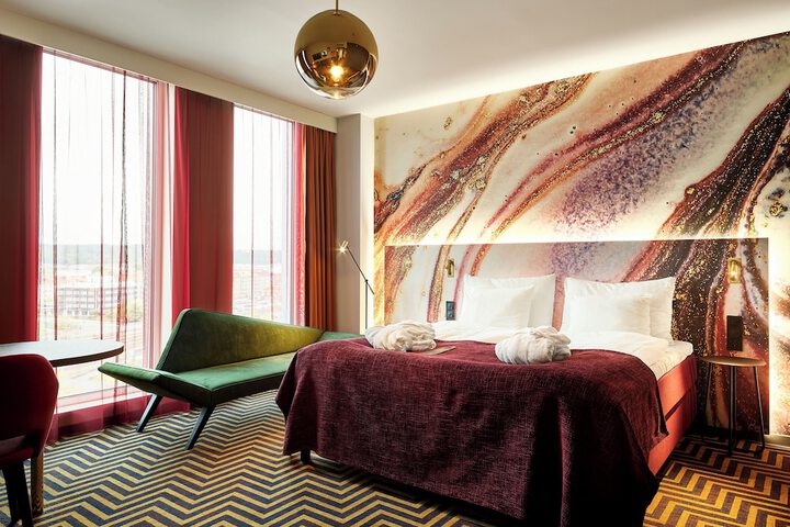 Room 25 of 106